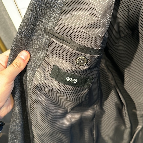 Hugo boss sport jacket 38S - Picture 2 of 3